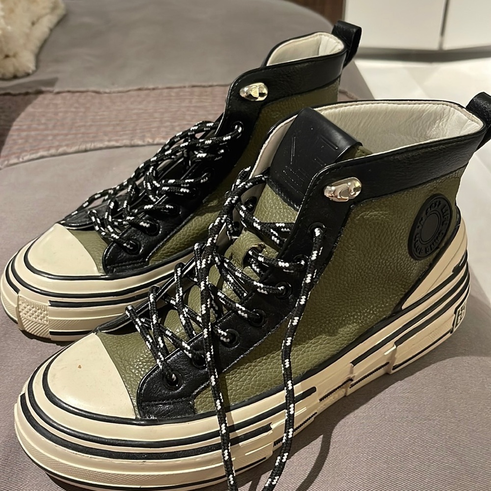 Only worn once! Argentinian fashion shoes not found in the US.